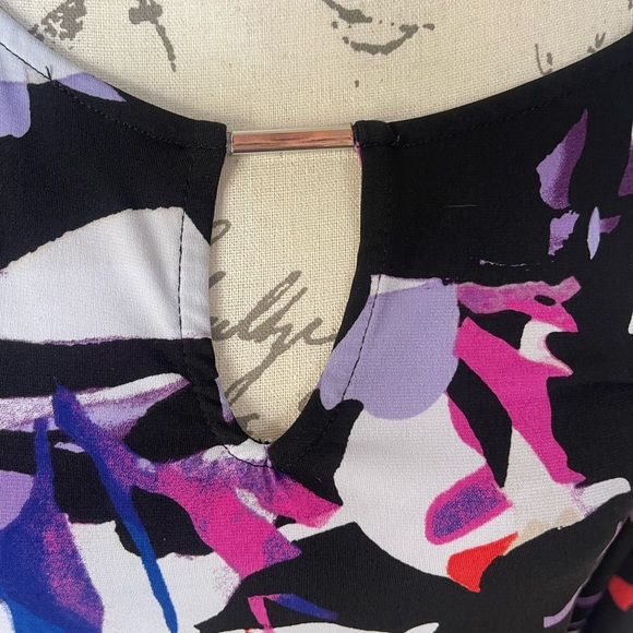 Dana Buchman tunic top size XL. Pretty keyhole detail. - Picture 2 of 2